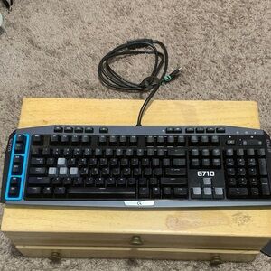 Logitech G710 Gaming Keyboard with Blue Highlights